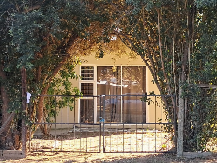 4 Bedroom Property for Sale in Redelinghuys Western Cape